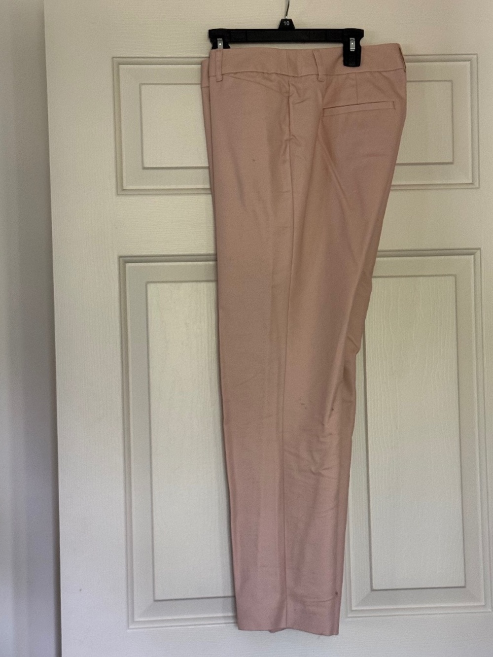Like New LIZ Clairborne Ankle Dress Pant. Frost Pink. Size is 4. Inseam 27 "